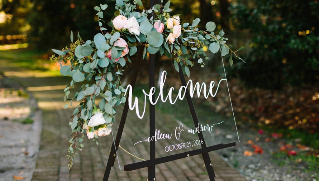 Sourced via https://www.etsy.com/au/listing/507522450/wedding-welcome-sign-wedding-signs