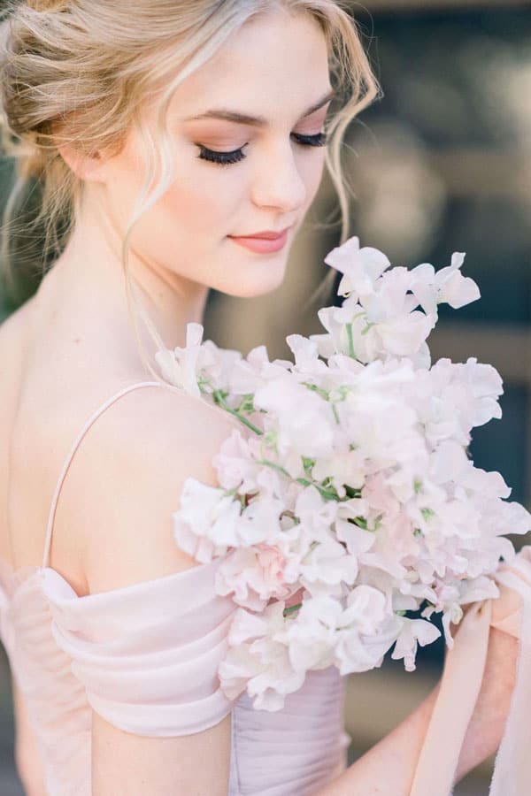 Your in-season guide to beautiful winter wedding flowers (with images ...
