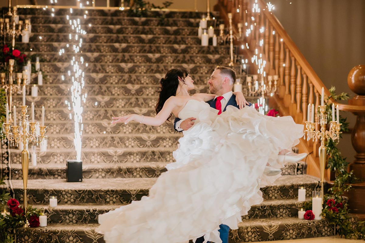 A wonderful wedding in a luxurious production of "Beauty and the Beast"